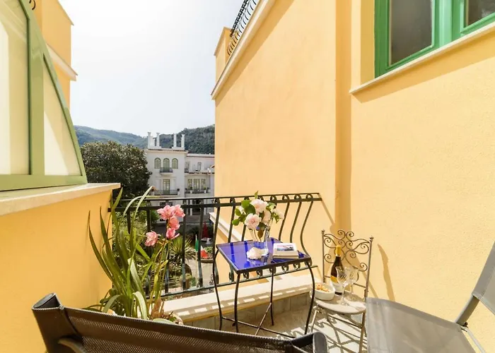 Апартаменты La Camelia